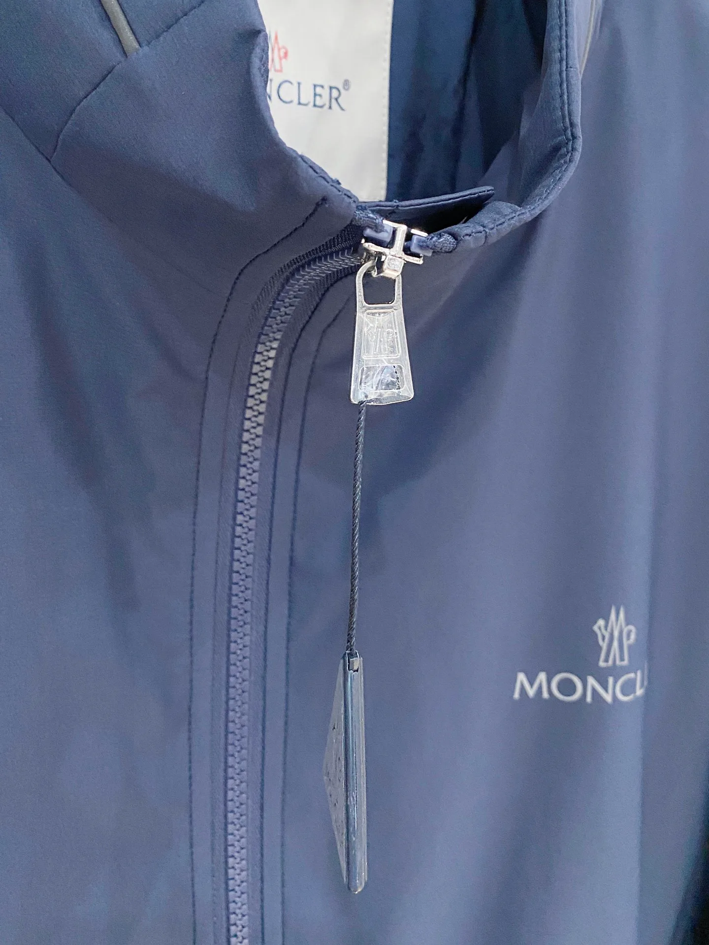 Куртки И Пуховики Мужские Moncler 18618729
