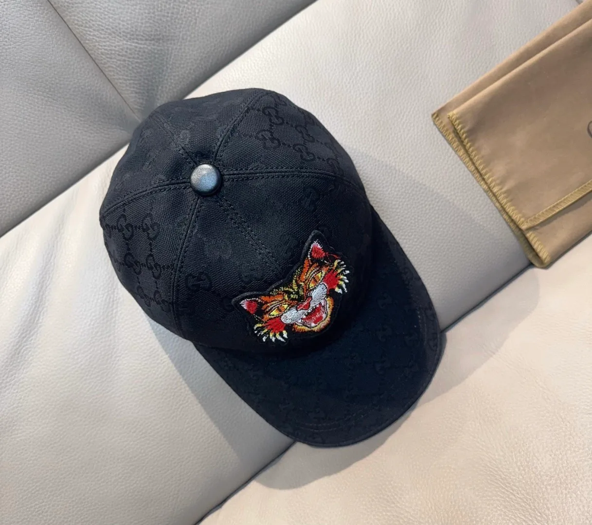 Hats GUCCI 17604812