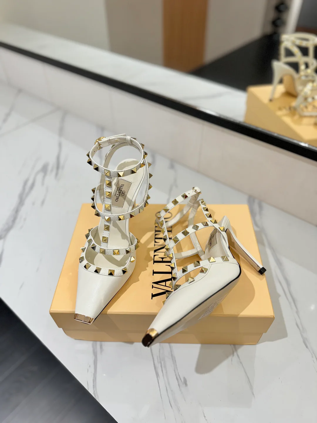 Women's Open-Toe Sandals VALENTINO 17366646