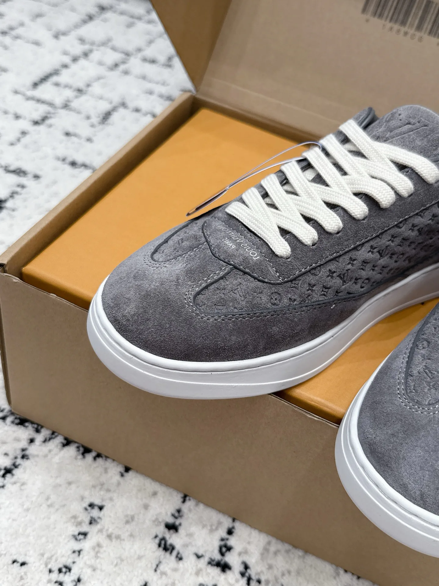 Men's Sneakers LOUIS VUITTON 17522821