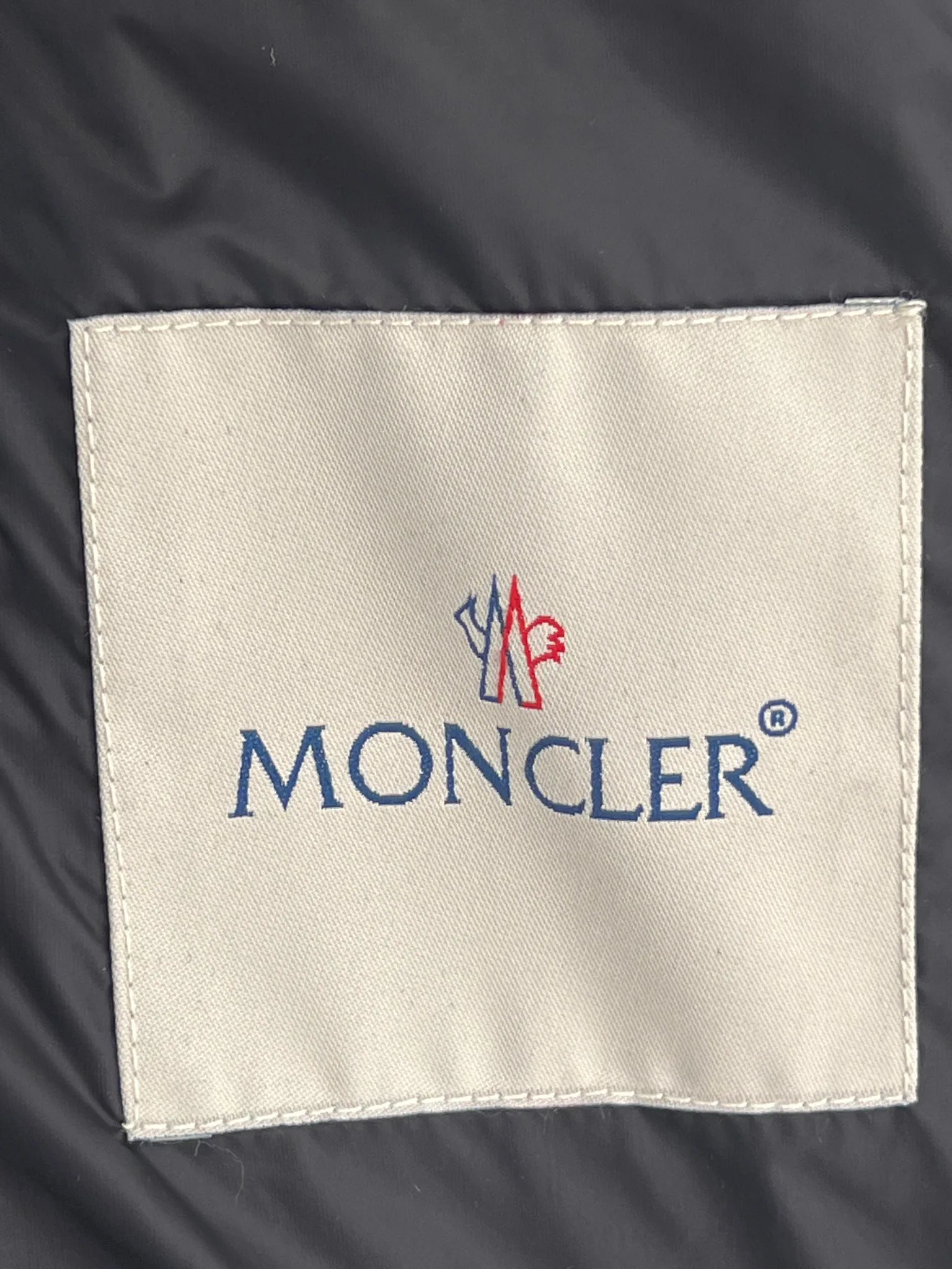 Women's Jackets And Down Jackets MONCLER 18416160