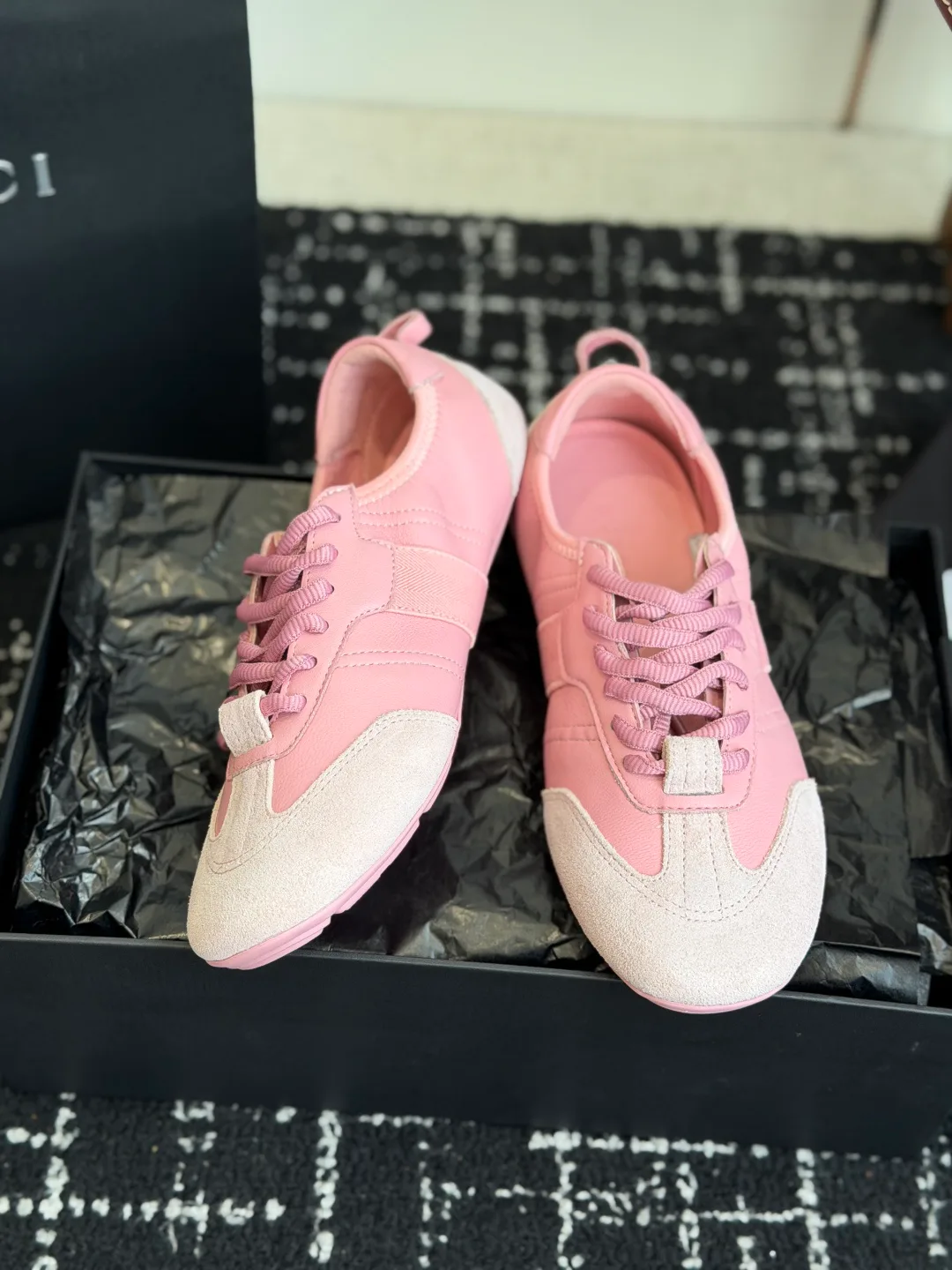 Women's Sneakers GUCCI 18121094