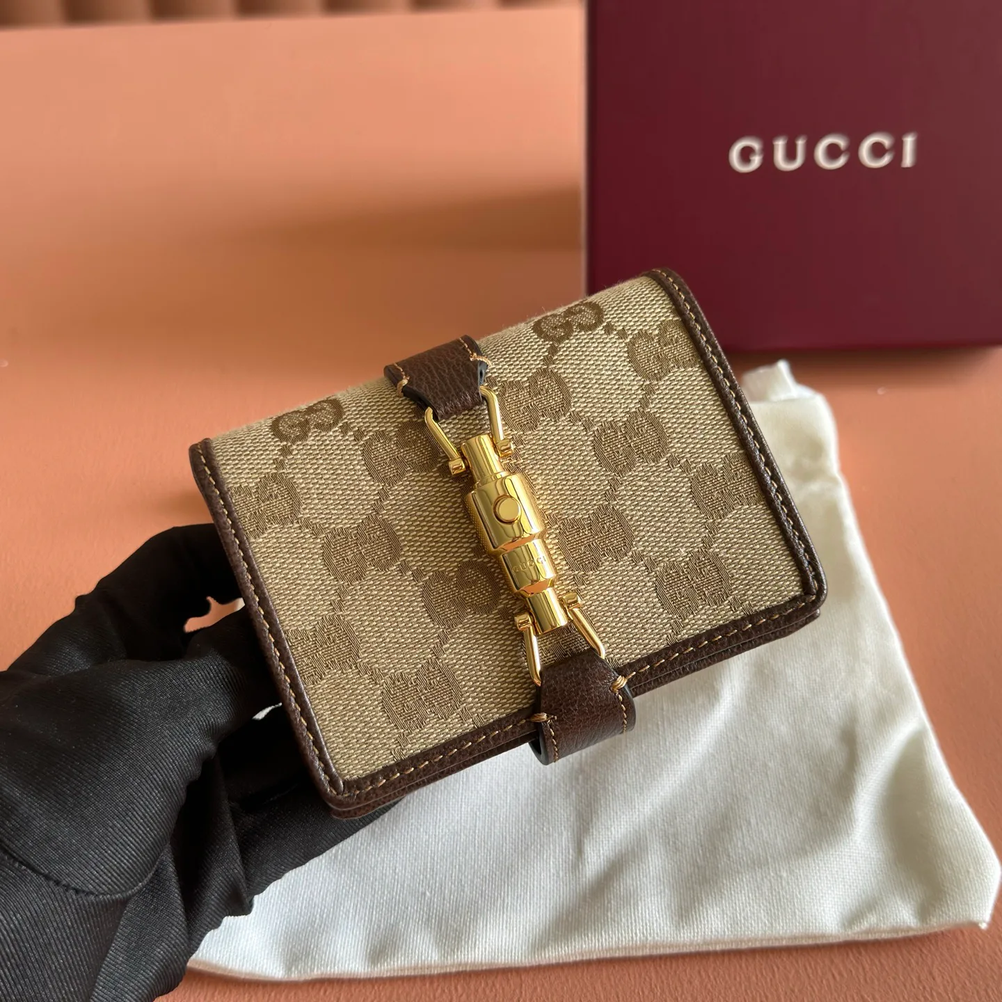 Women's Clutches GUCCI 17947903
