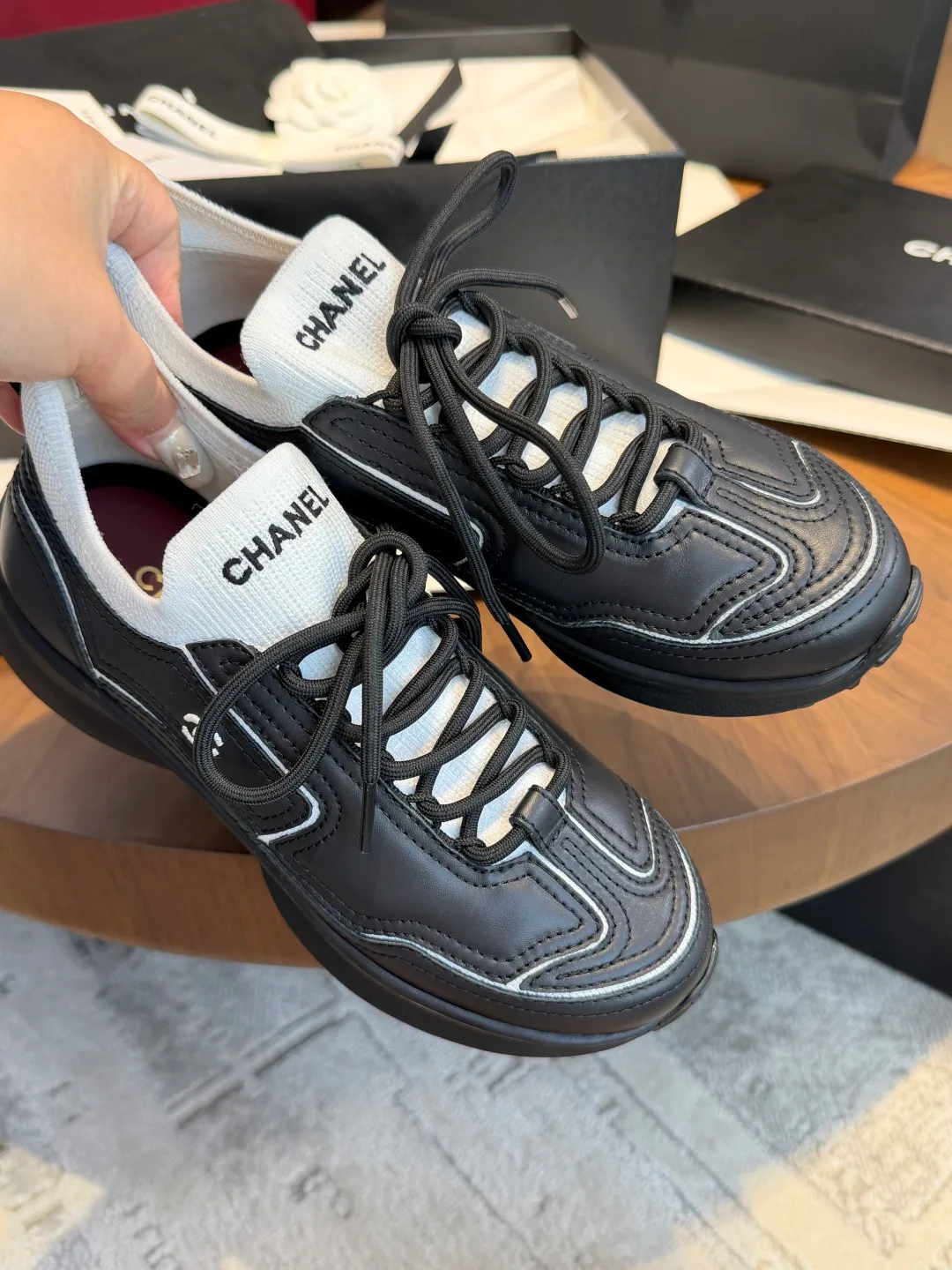 Women's Sneakers CHANEL 18067088