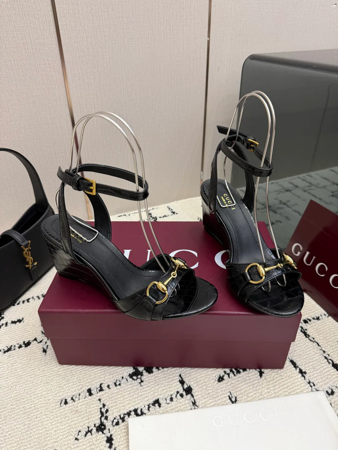 Women's Open-Toe Sandals GUCCI 18049072