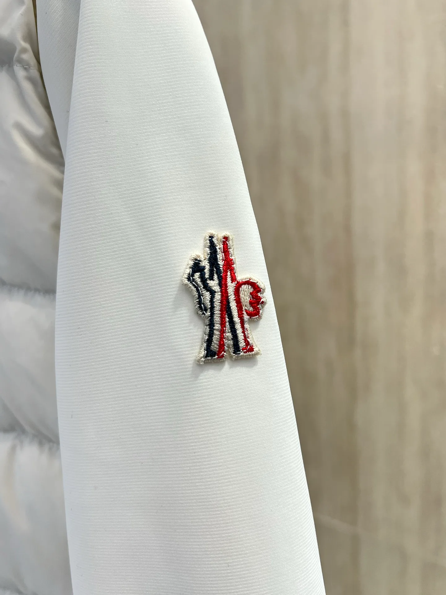 Men's Jackets And Down Jackets MONCLER 18434542