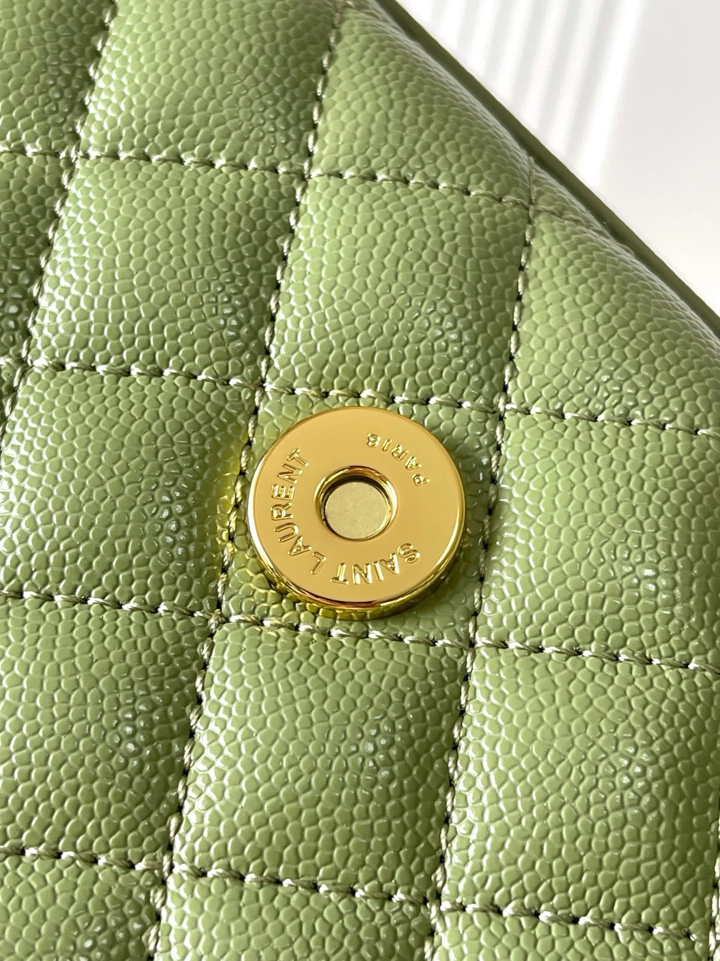 Классические Сумки Женские Saint Laurent 18610972