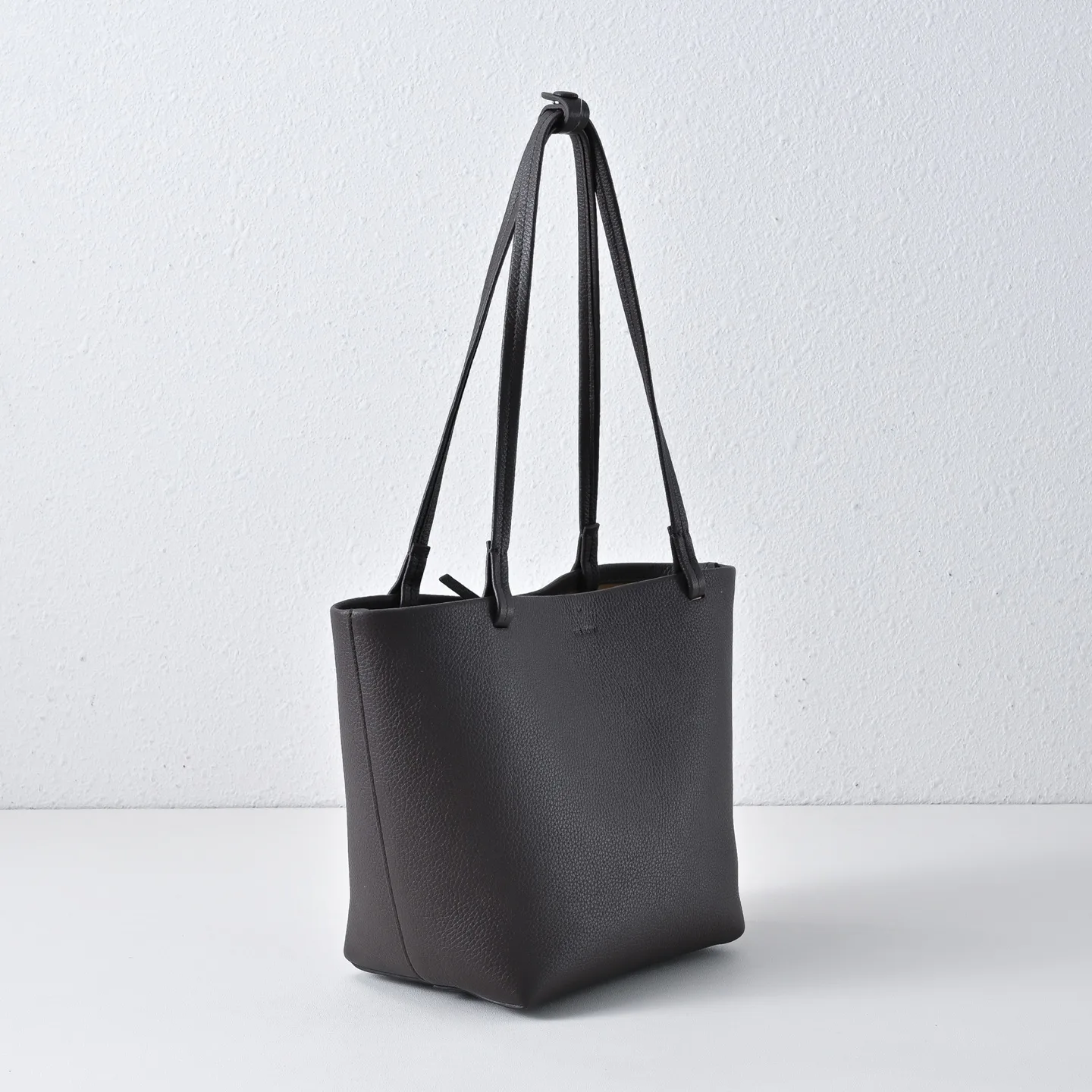 Women's Classic Handbags THE ROW 17449008