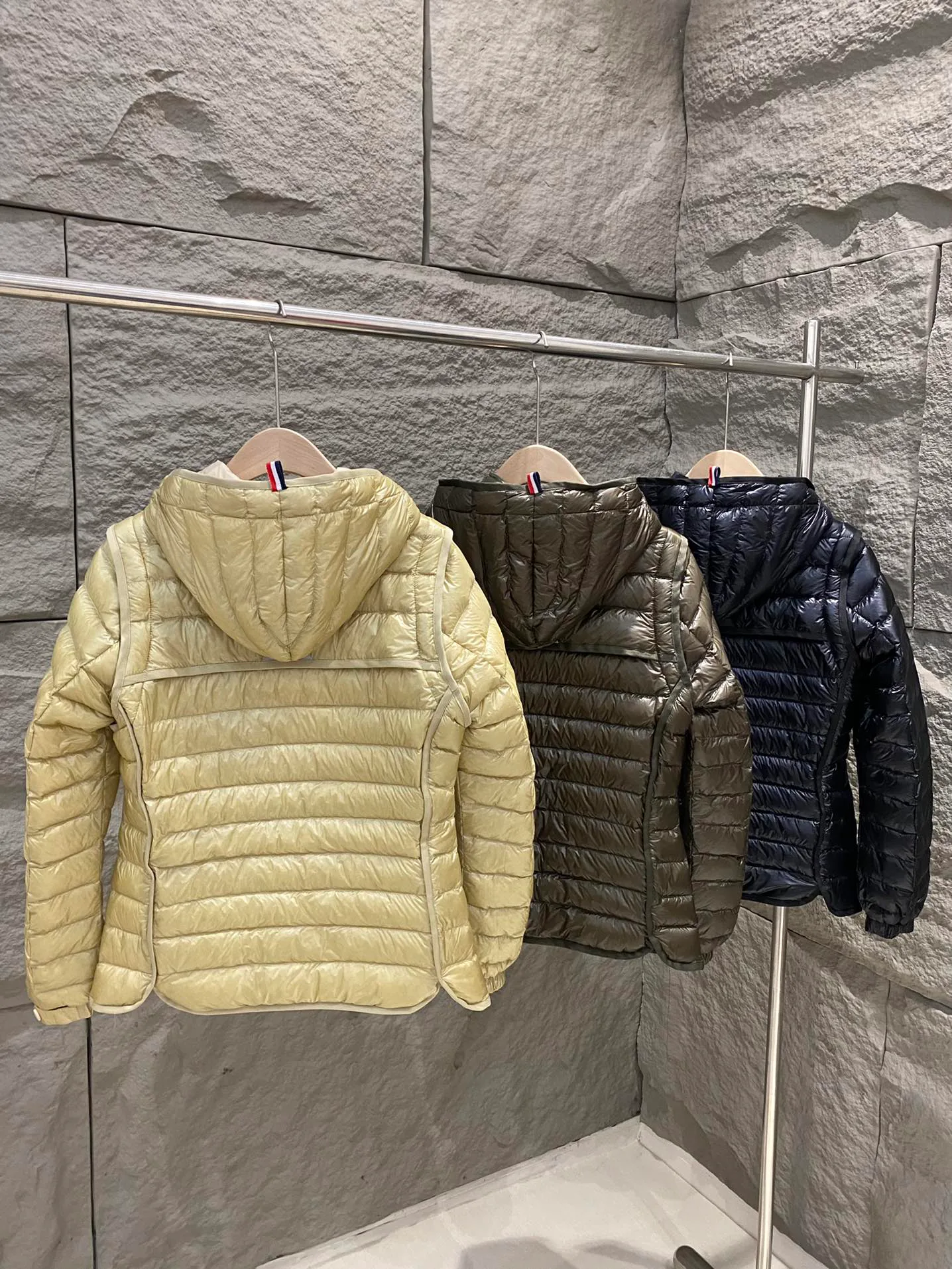 Куртки И Пуховики Мужские Moncler 18684571