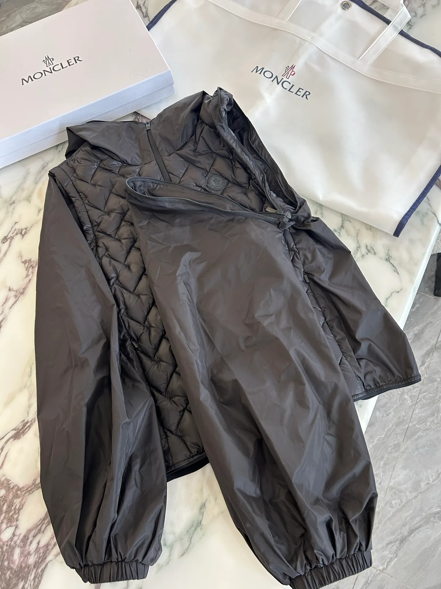 Men's Jackets And Down Jackets MONCLER 18231208