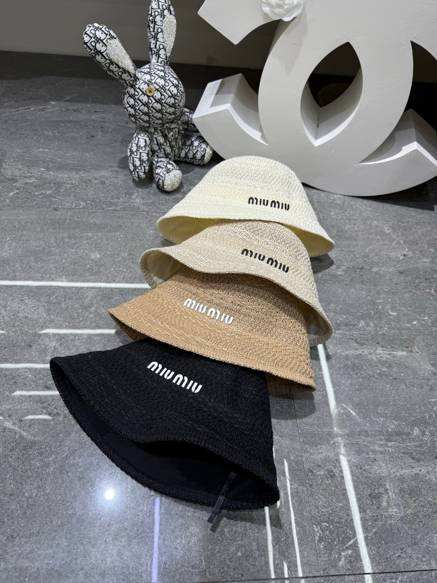 Hats MIU MIU 17810488