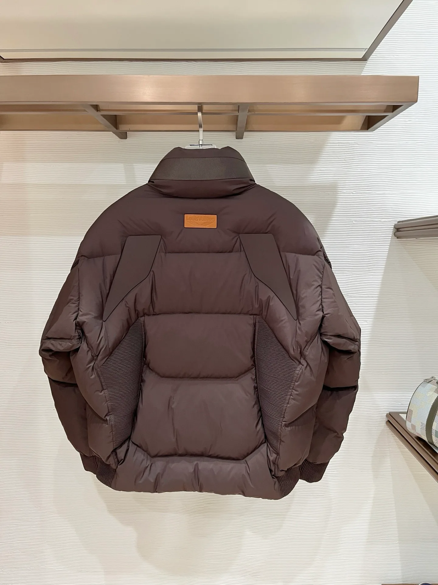 Men's Jackets And Down Jackets LOUIS VUITTON 17930651