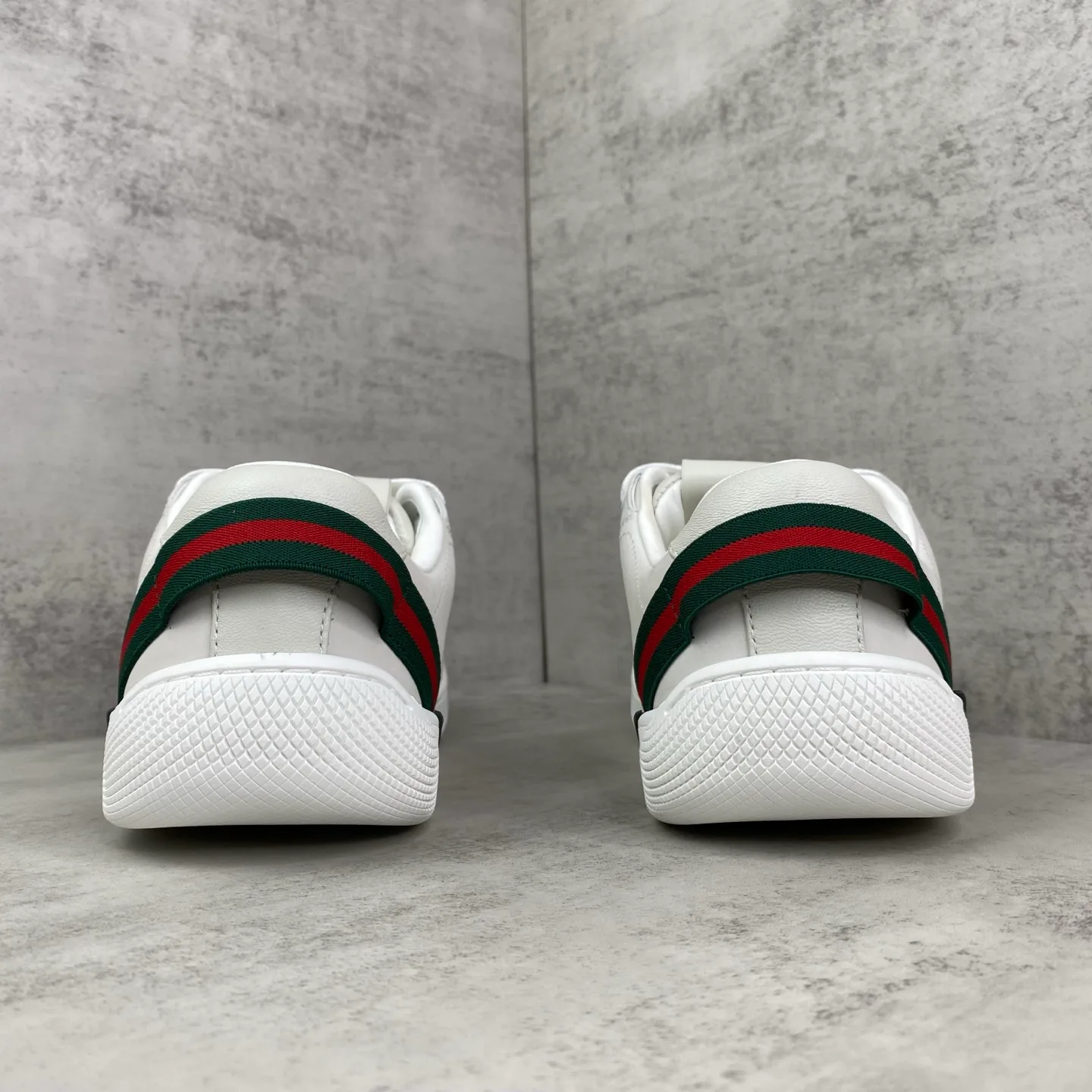 Women's Sneakers GUCCI 18437399