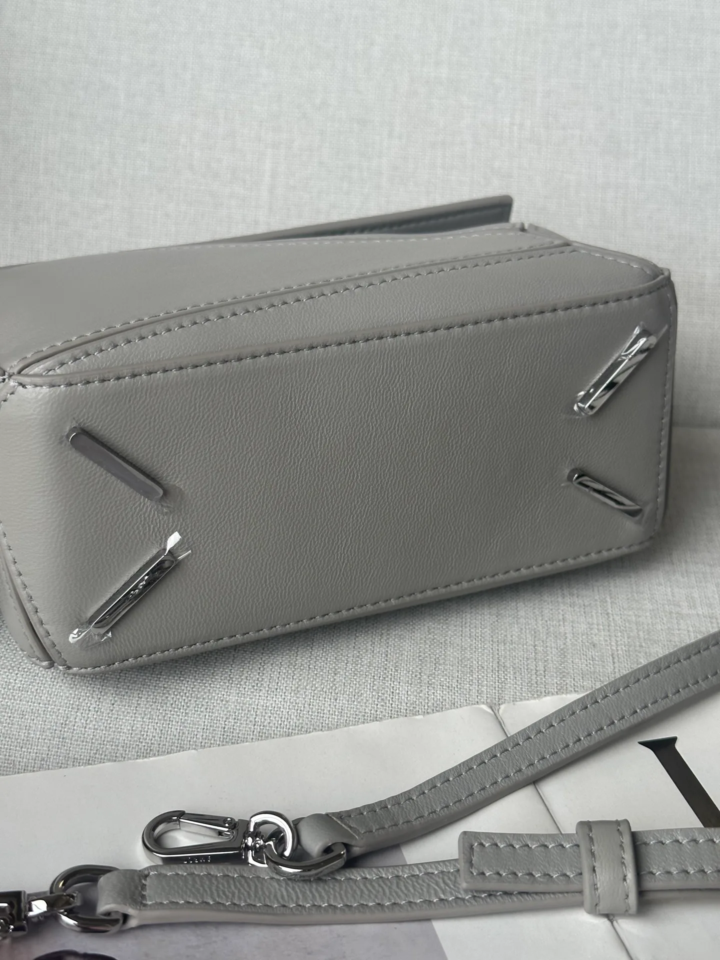 Women's Classic Handbags LOEWE 16839126