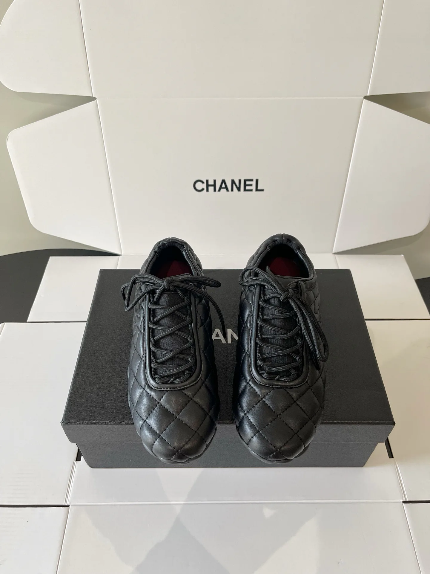Women's Sneakers CHANEL 18437957