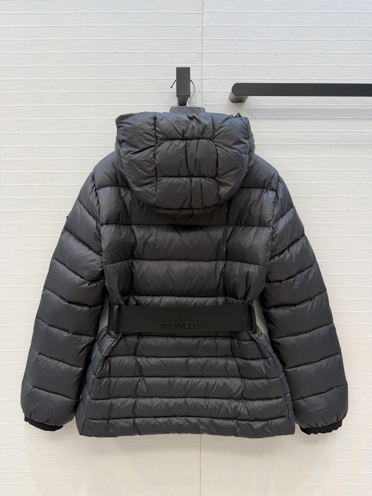 Women's Jackets And Down Jackets MONCLER 18277313