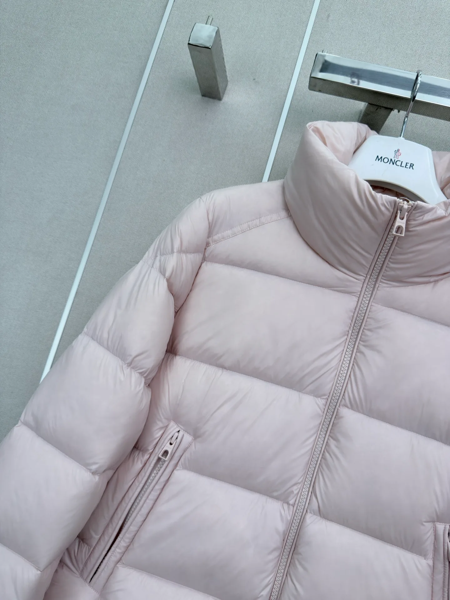Women's Jackets And Down Jackets MONCLER 18439409