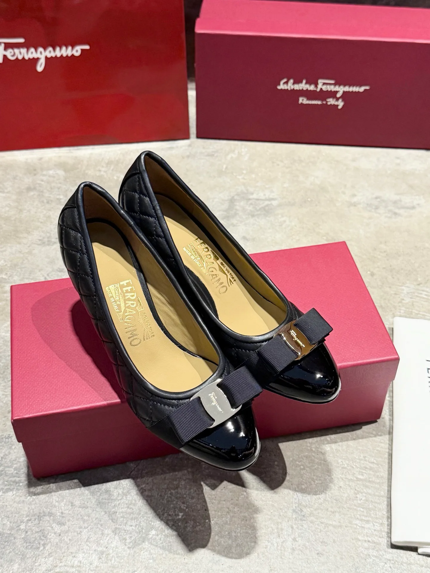 Women's Ballet Flats SALVATORE FERRAGAMO 17642578