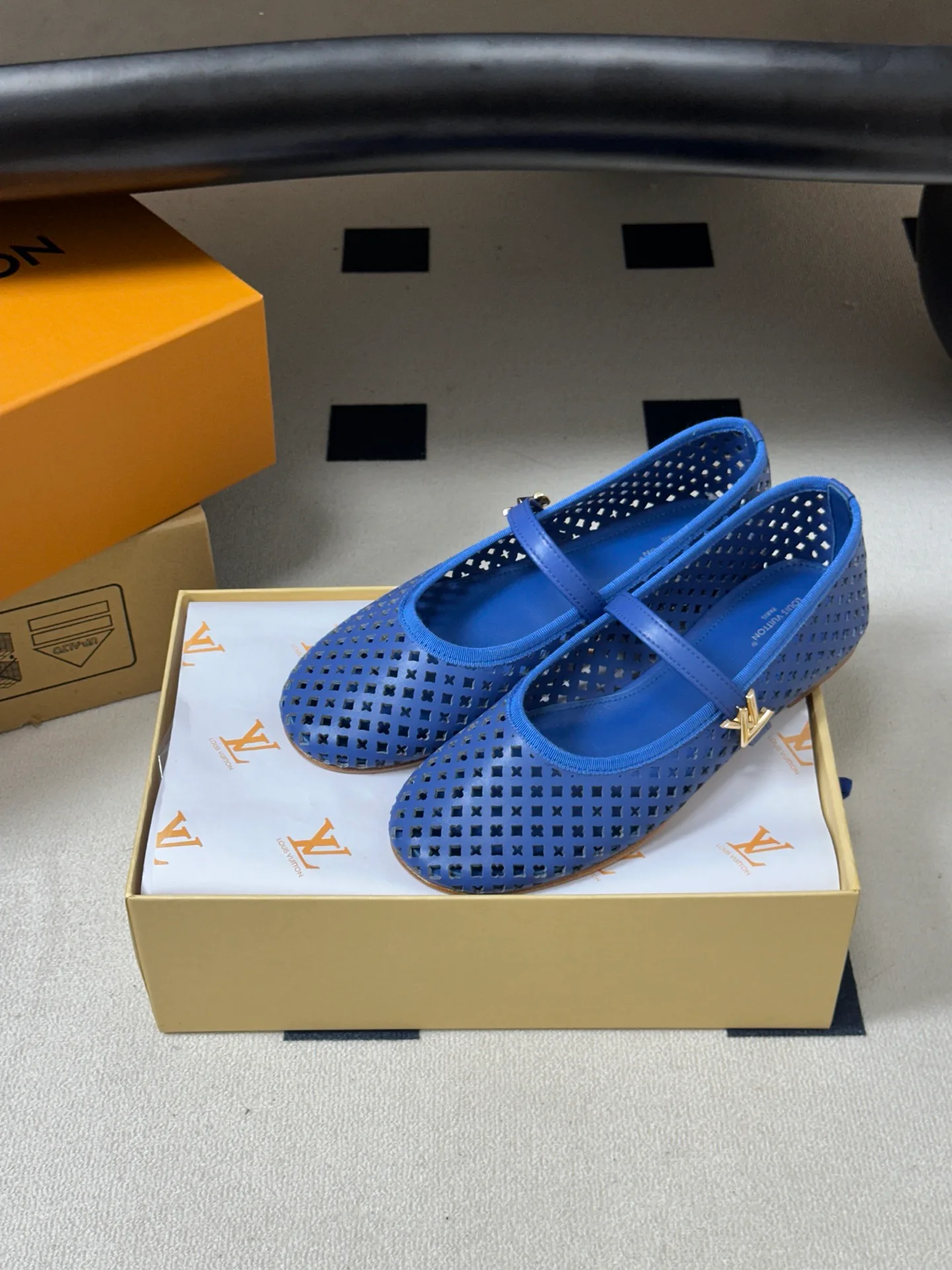 Women's Ballet Flats LOUIS VUITTON 17768176