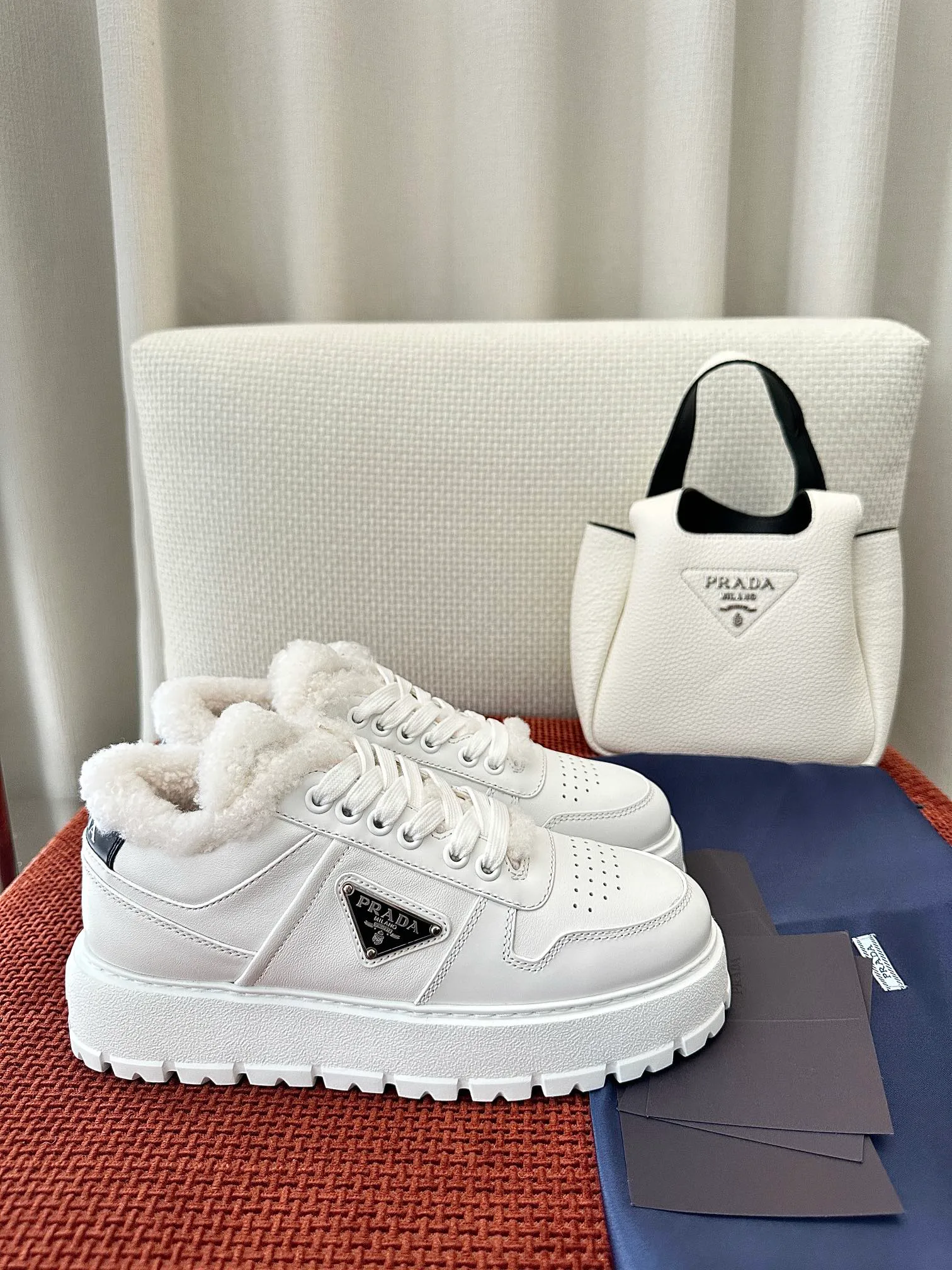 Кроссовки Женские Prada 18621064