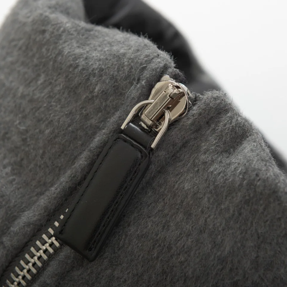 Women's Jackets And Down Jackets PRADA 18043692