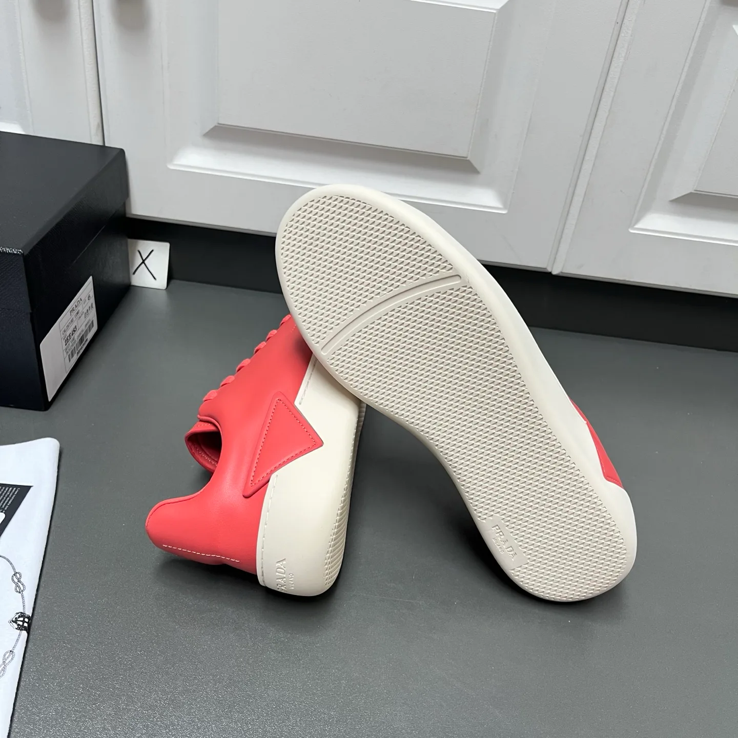 Men's Sneakers PRADA 16940085
