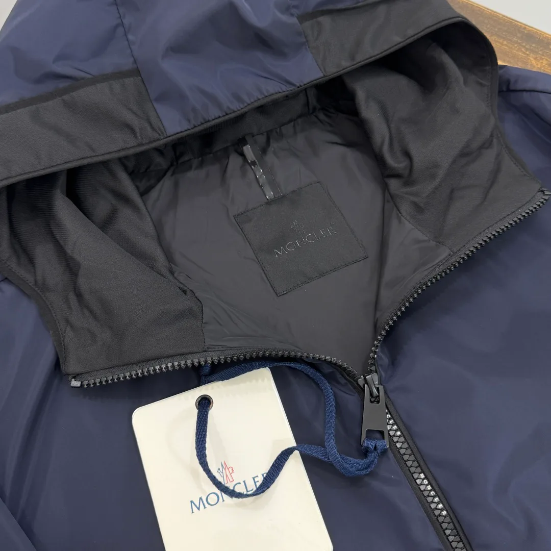 Women's Jackets And Down Jackets MONCLER 18002121