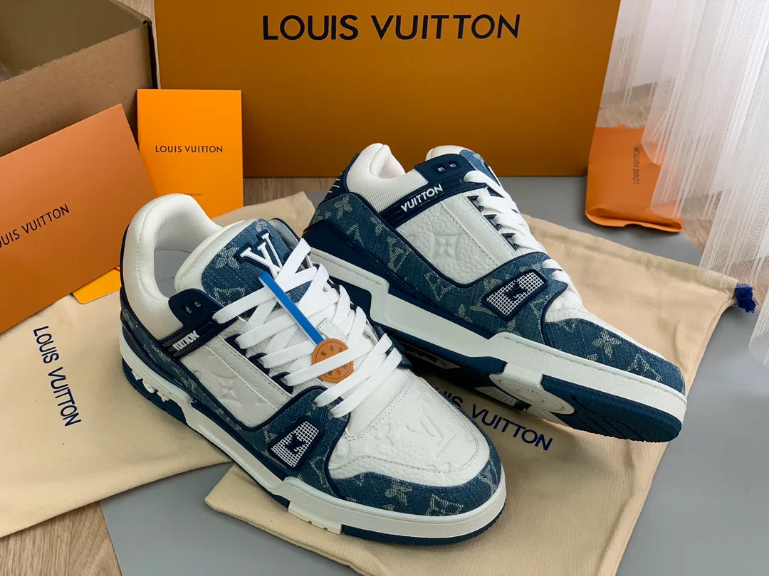 Women's Sneakers LOUIS VUITTON 18014125