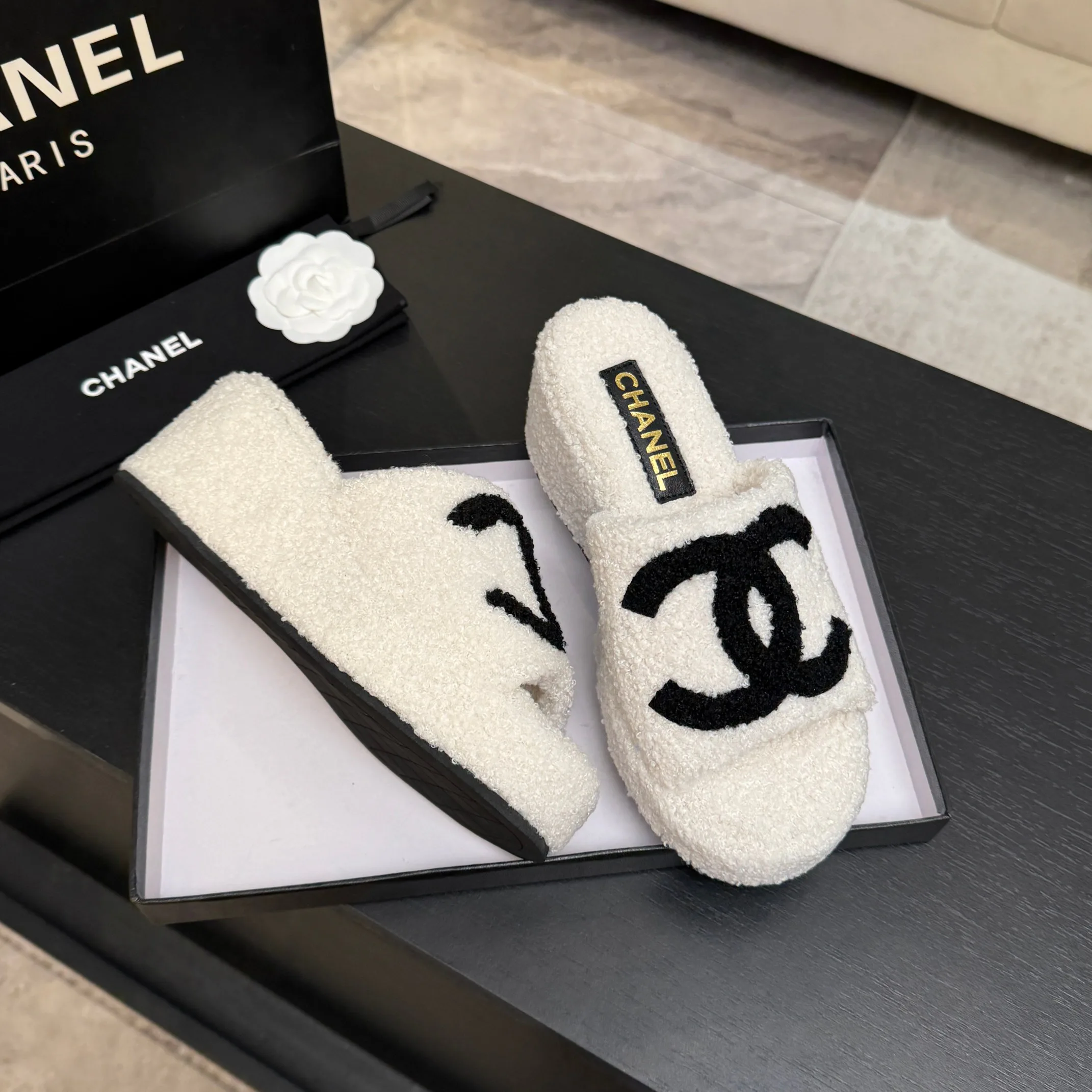 Women's Slippers CHANEL 18500996