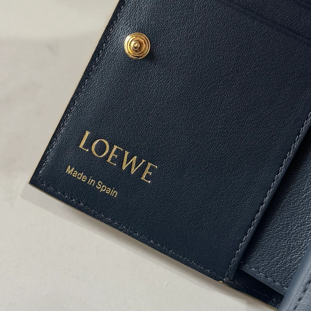 Women's Clutches LOEWE 17678669