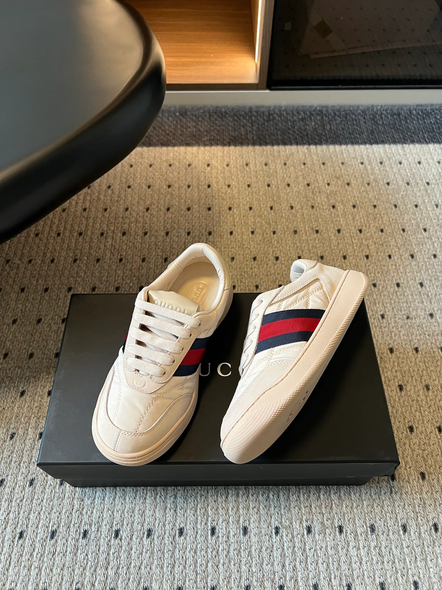 Women's Sneakers GUCCI 18146902