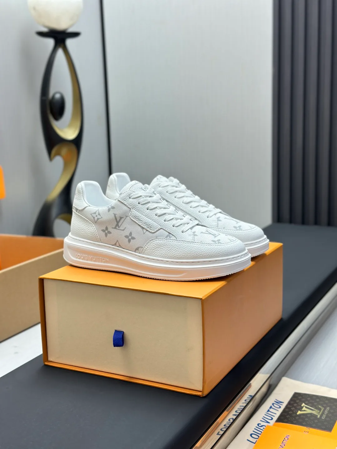 Men's Sneakers LOUIS VUITTON 17759494