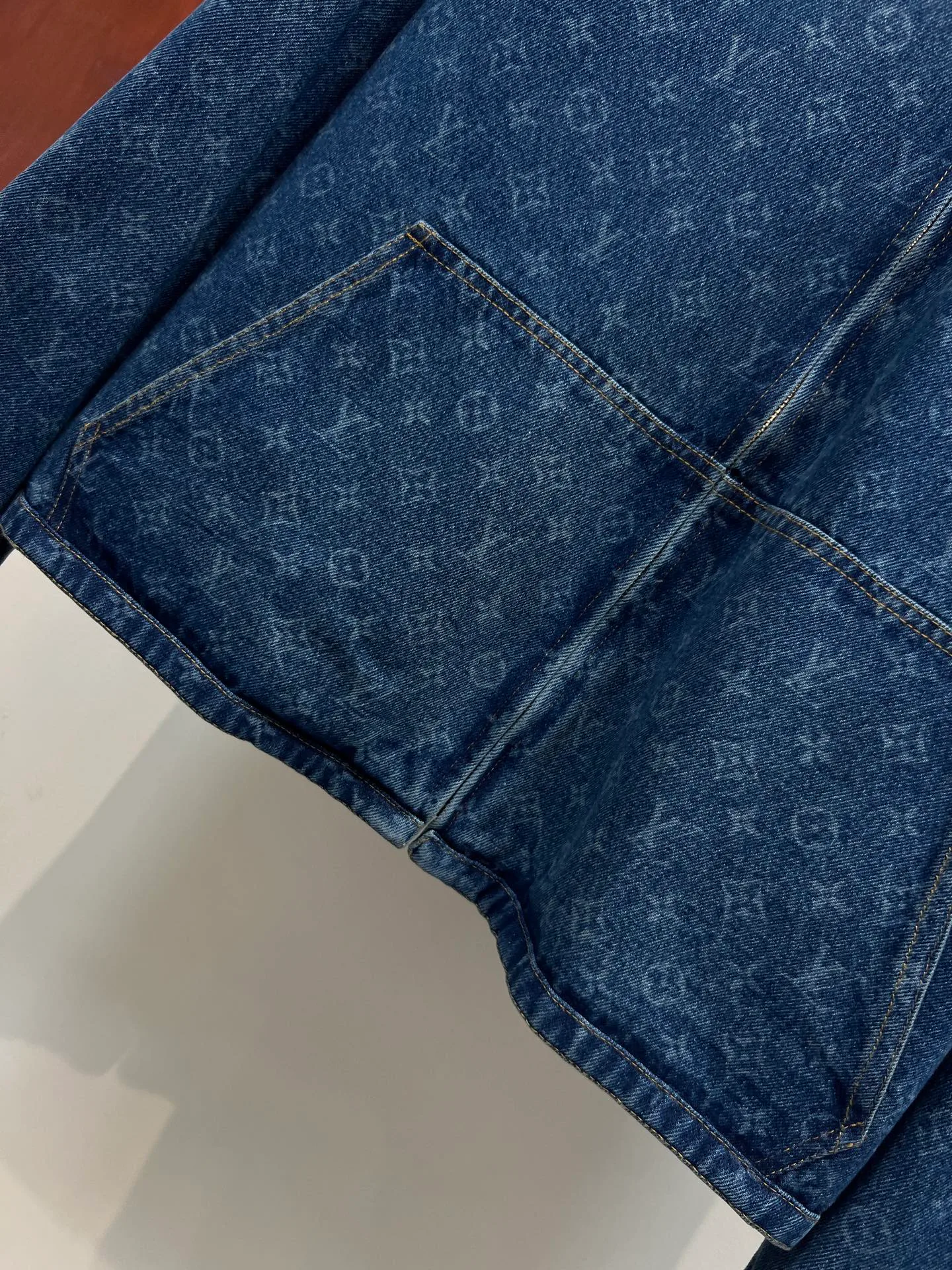 Women's Jackets And Down Jackets LOUIS VUITTON 18408127