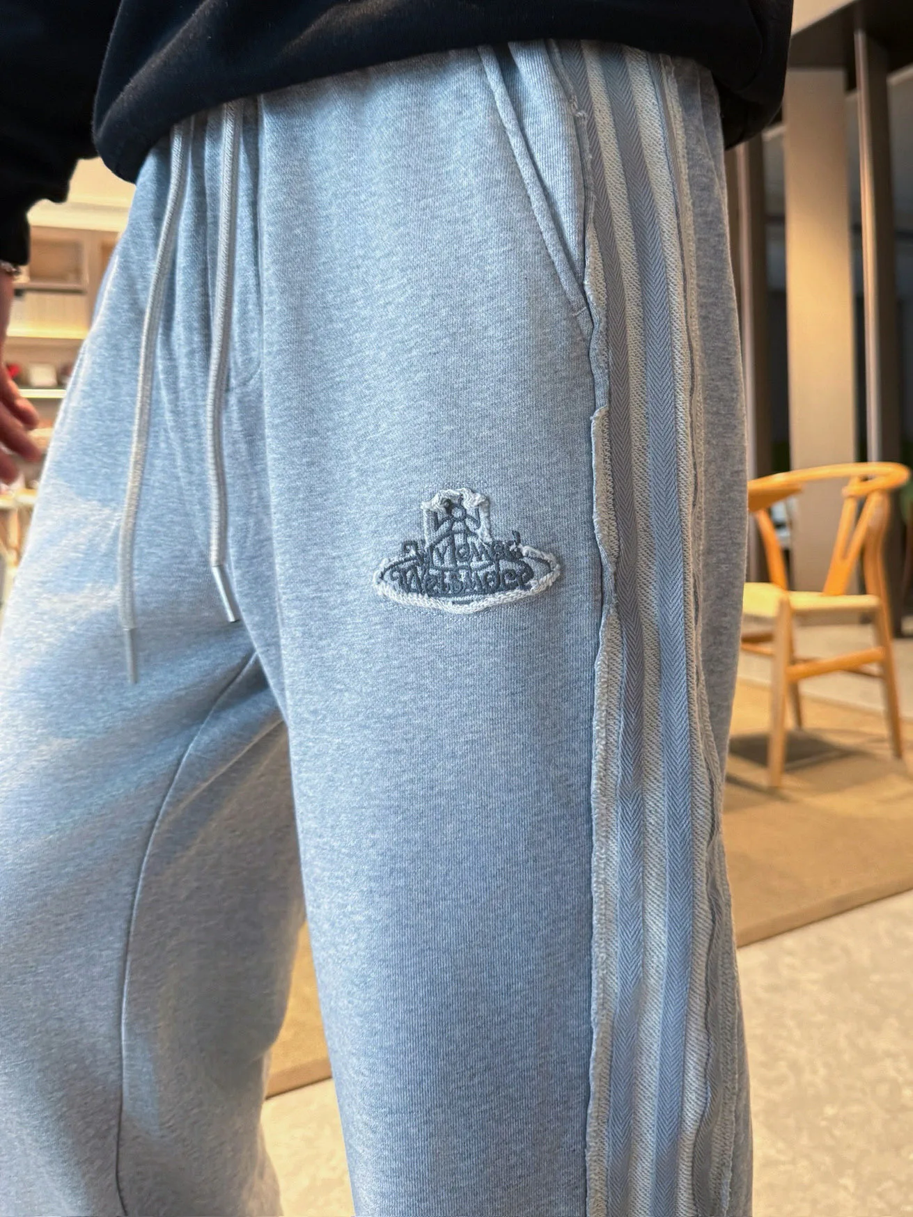 Men's Trousers VIVIENNE WESTWOOD 18345804