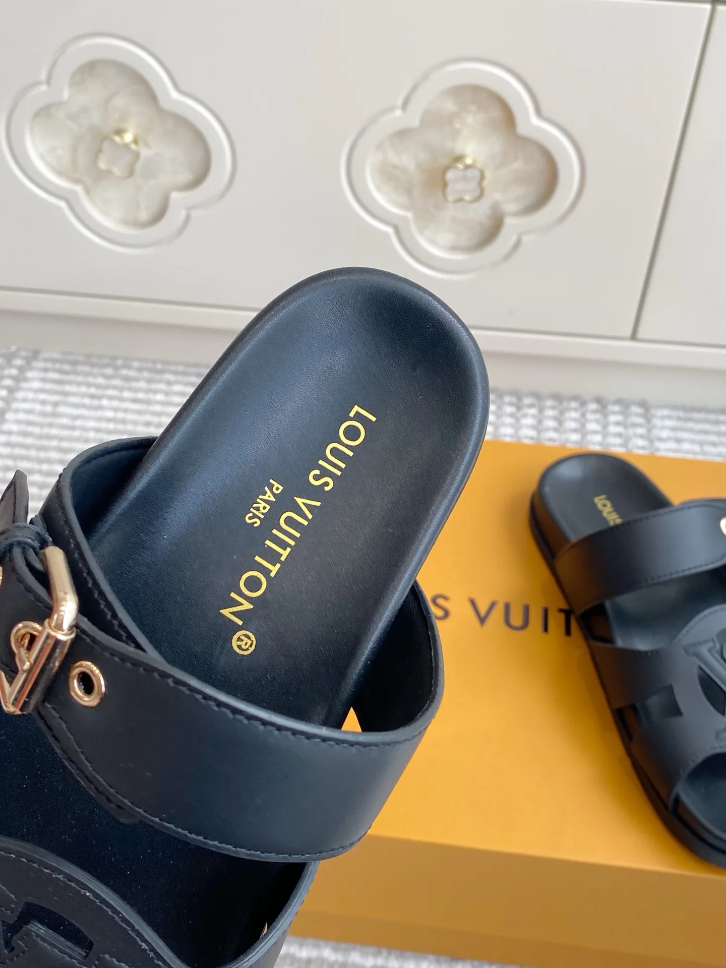 Women's Flip-Flops LOUIS VUITTON 17572158