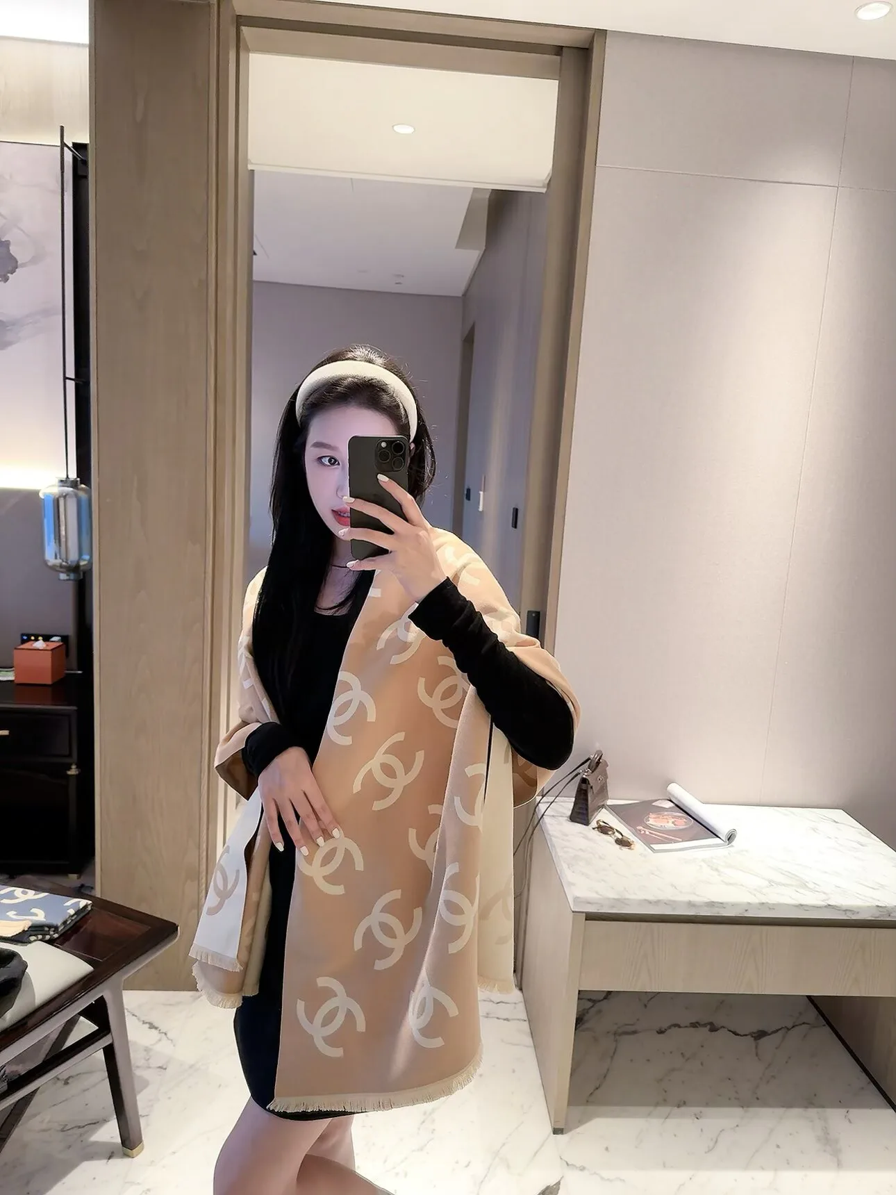 Scarves CHANEL 18003000