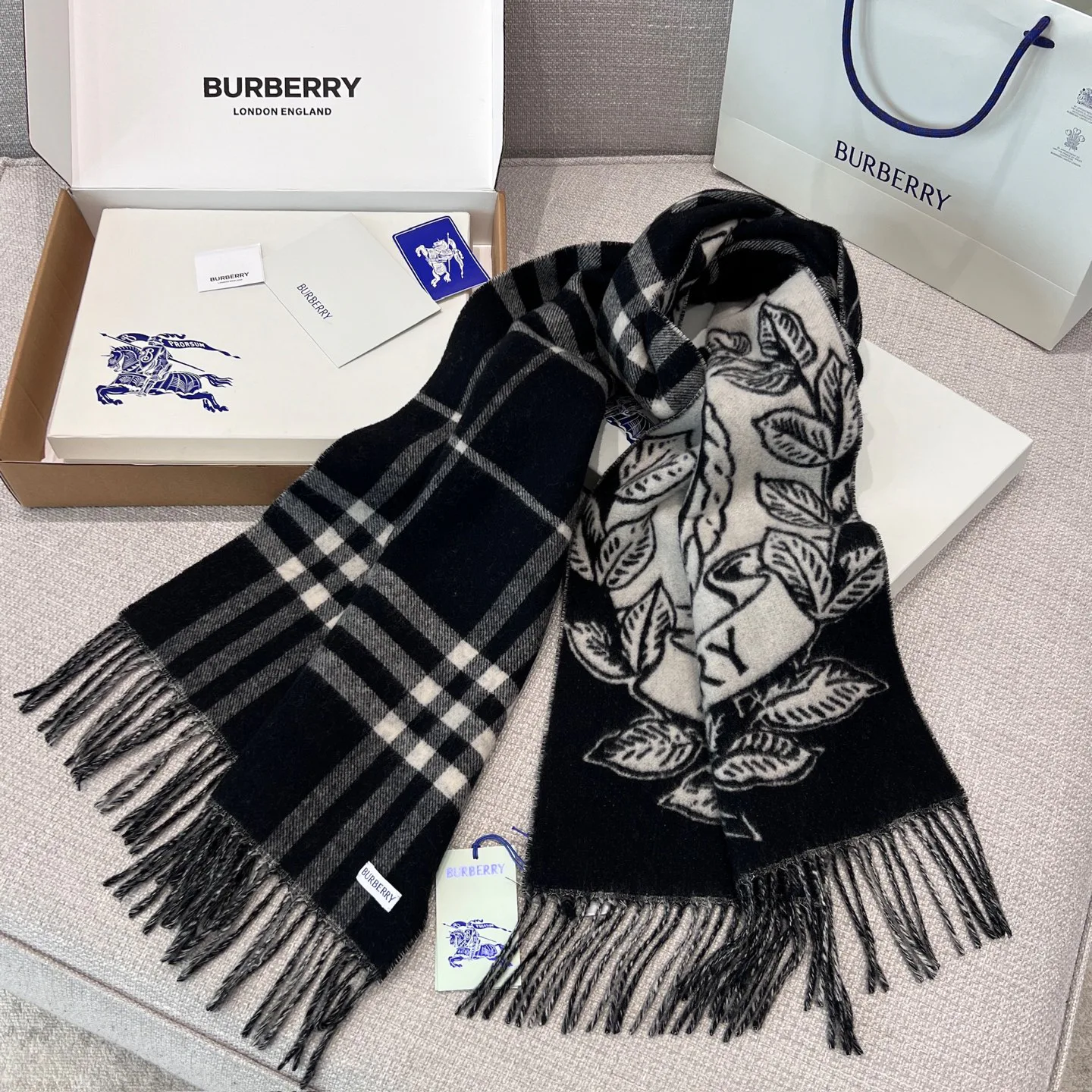 Scarves BURBERRY 17945491