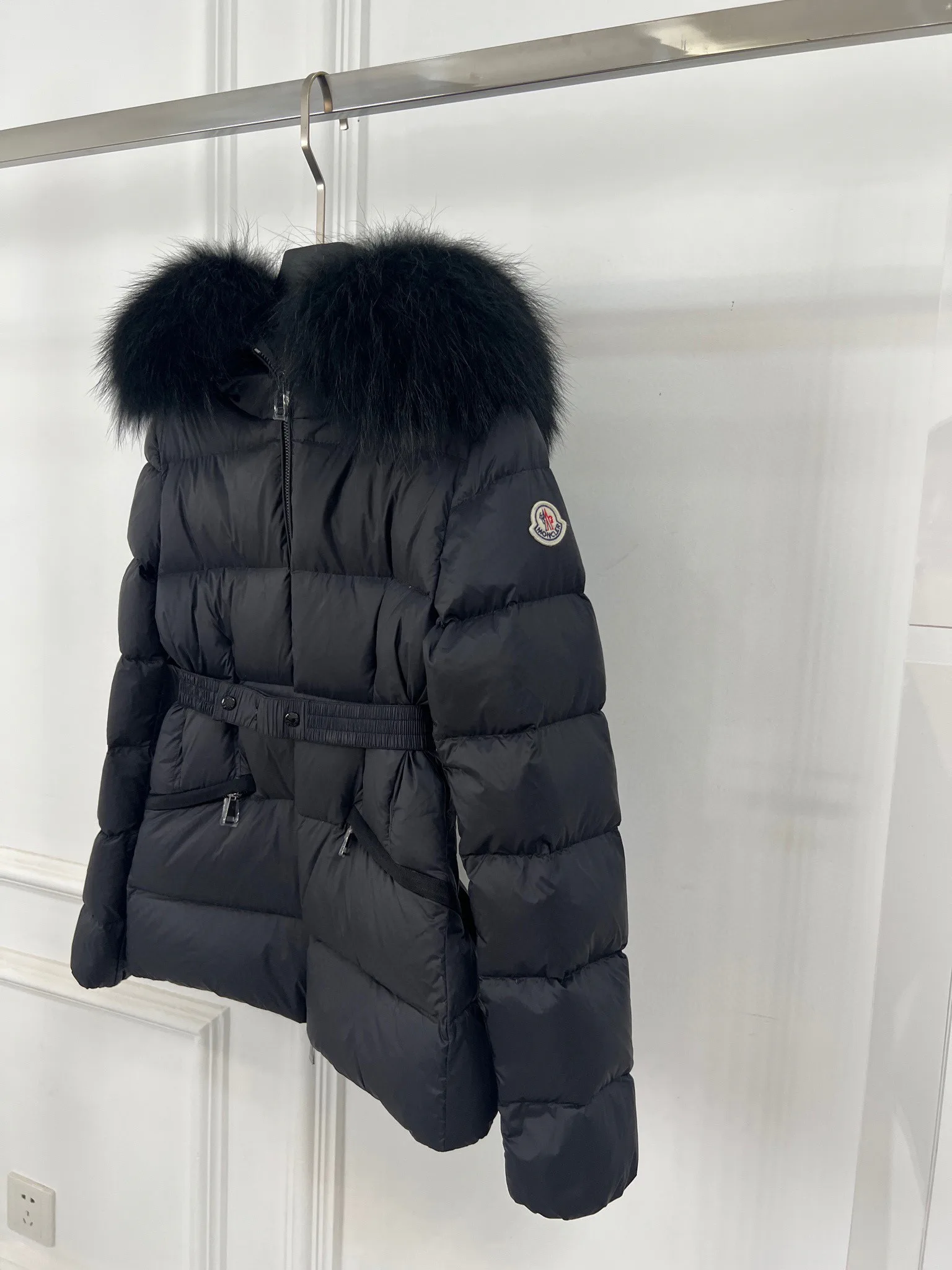 Women's Jackets And Down Jackets MONCLER 18416116