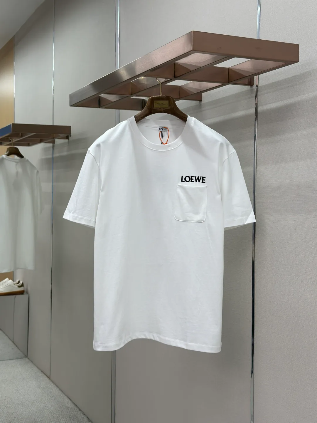 Women's T-Shirts LOEWE 18191139