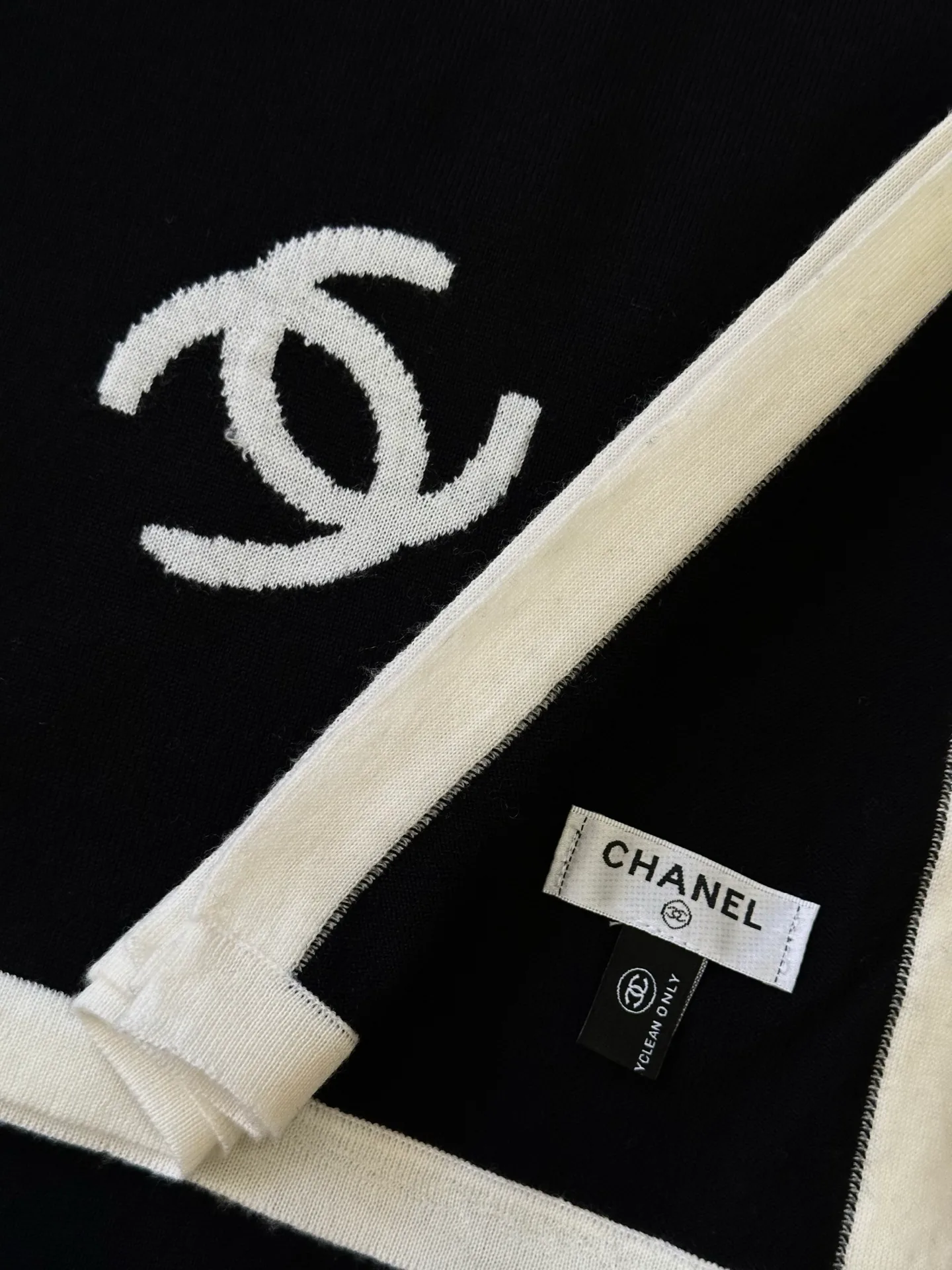 Scarves CHANEL 18127778