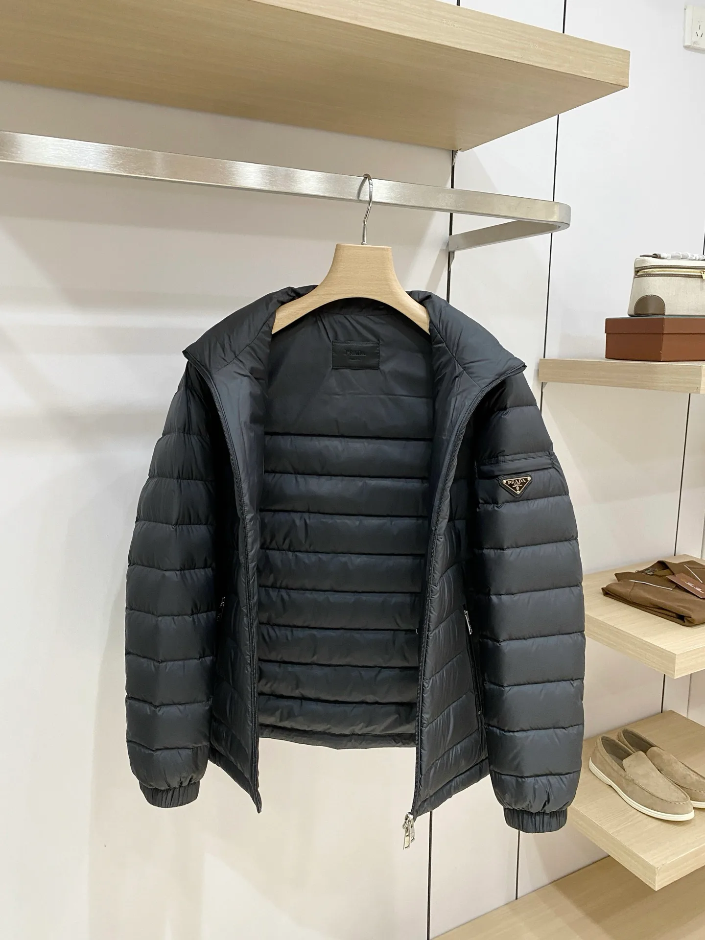 Куртки И Пуховики Мужские Prada 18596329