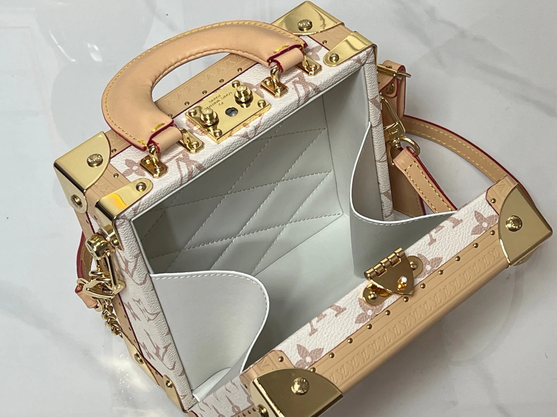 Women's Classic Handbags LOUIS VUITTON 17904082