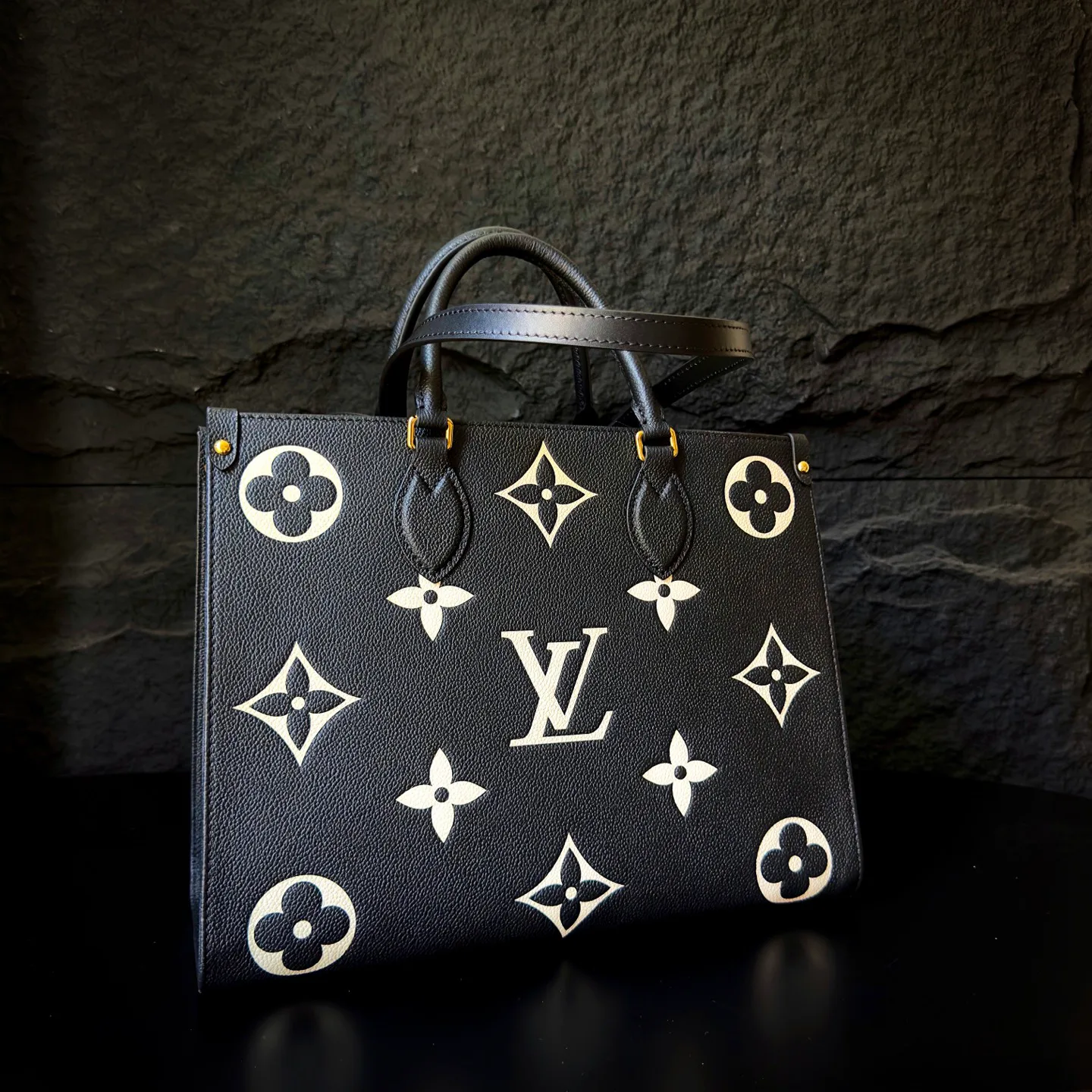 Women's Classic Handbags LOUIS VUITTON 17864858