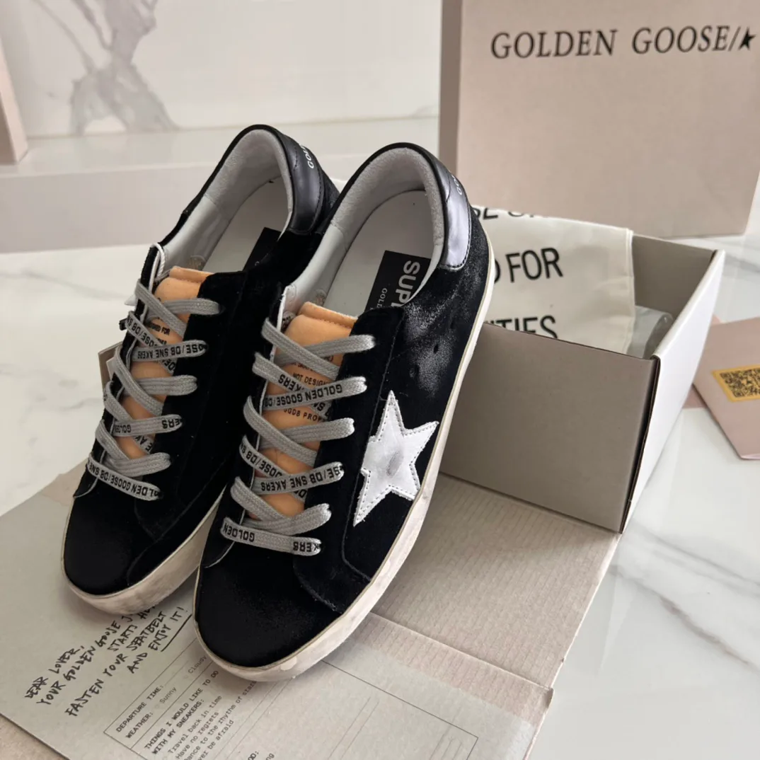 Women's Sneakers GOLDEN GOOSE 16995656