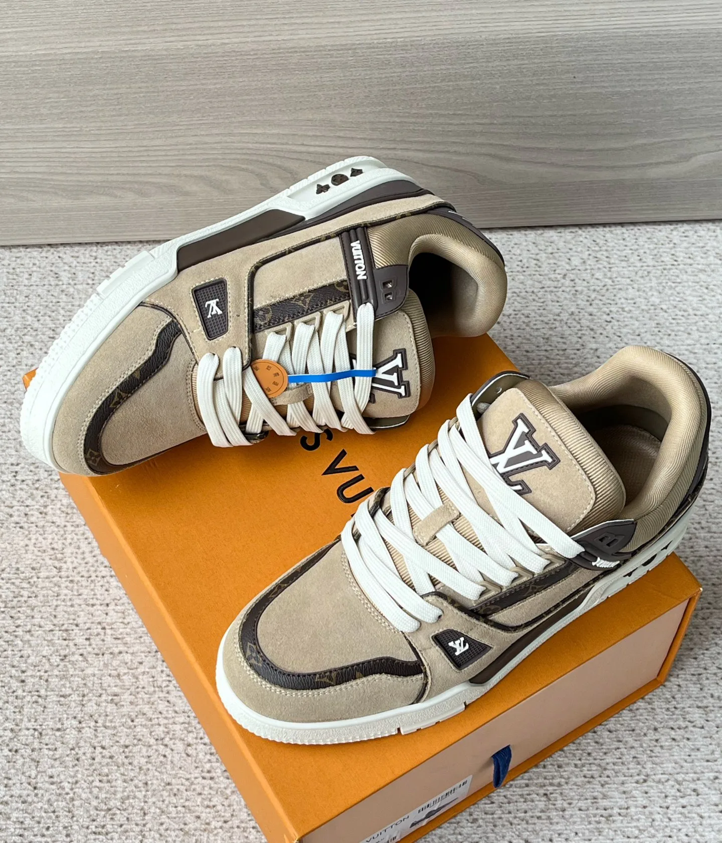 Men's Sneakers LOUIS VUITTON 17972113