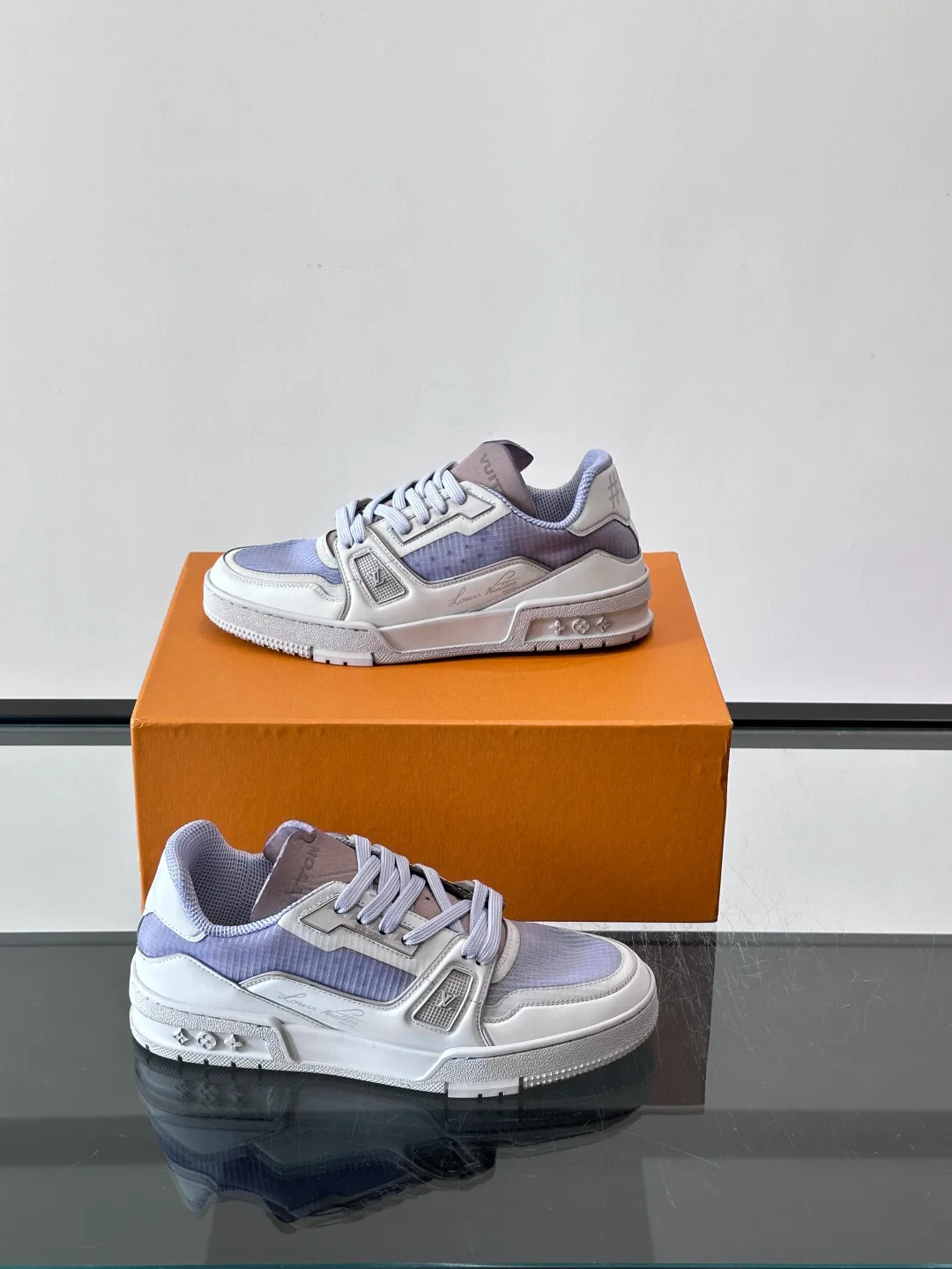 Men's Sneakers LOUIS VUITTON 17349438
