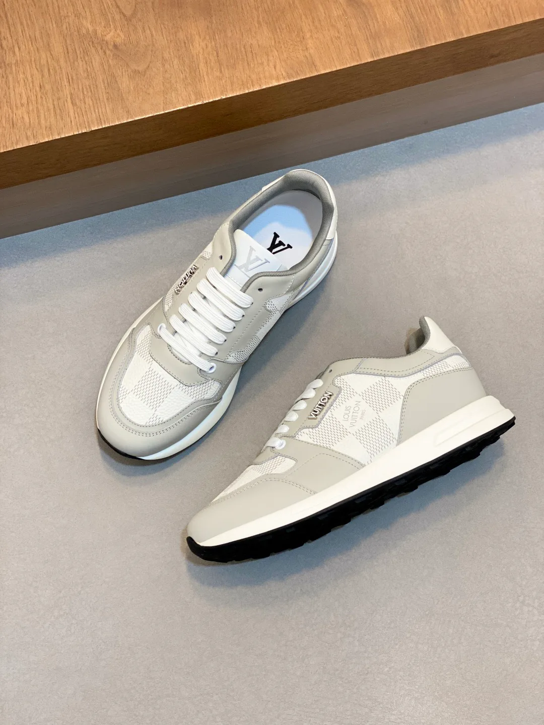 Men's Sneakers LOUIS VUITTON 18274584