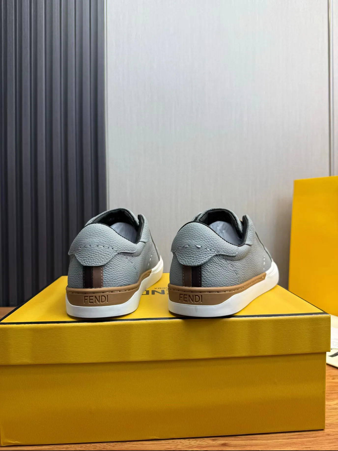 Women's Sneakers FENDI 18103055