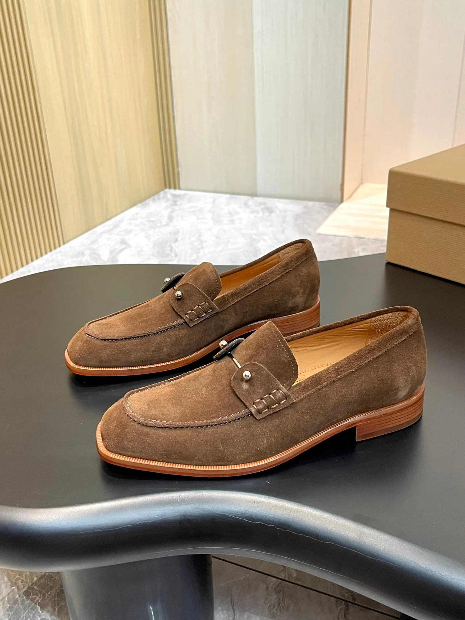 Men's Loafers And Dress Shoes CHRISTIAN LOUBOUTIN 18119144