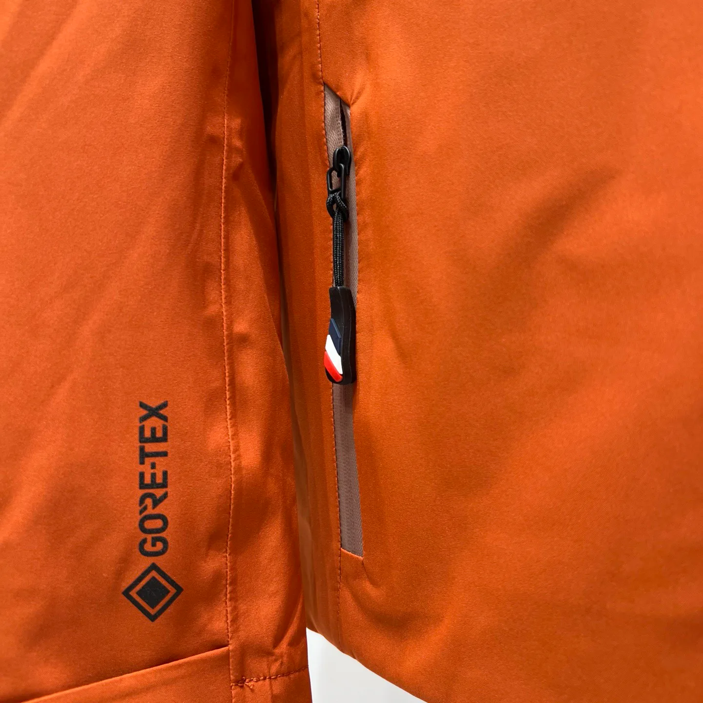 Women's Jackets And Down Jackets MONCLER 18131362